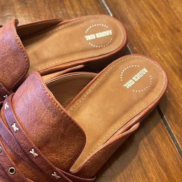 Brand new never worn gorgeous sandals - Picture 2 of 3